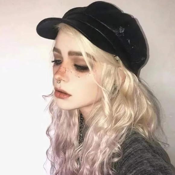 Meet your Posher, Monica - Picture 1 of 1